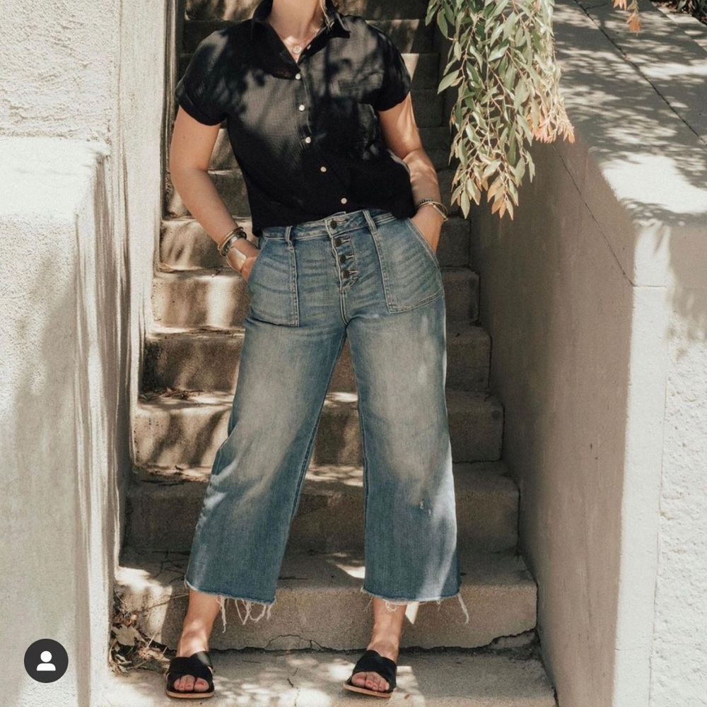 Carly Jean Los Angeles Hendrix light wash jeans